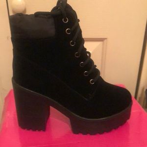 Women's suede boots